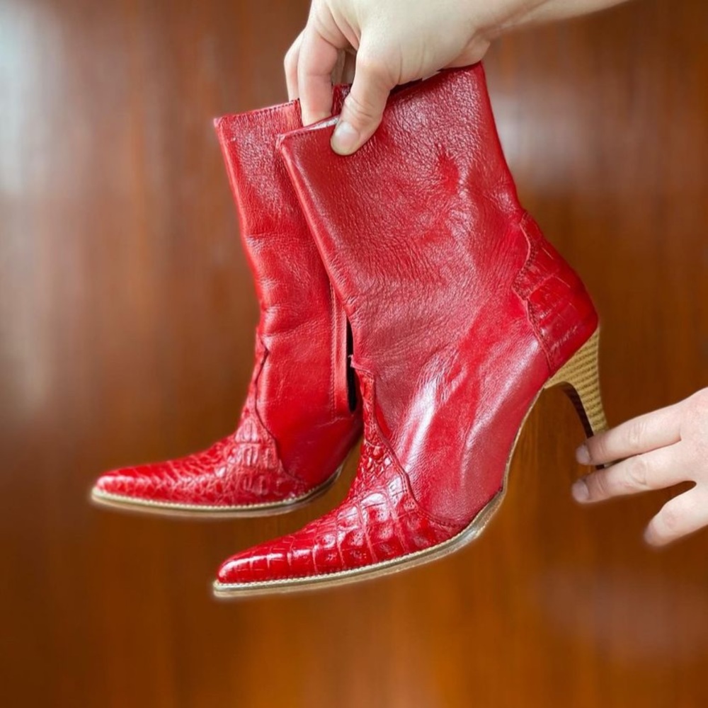 Vintage Los Altos red stilettos cowboy boots